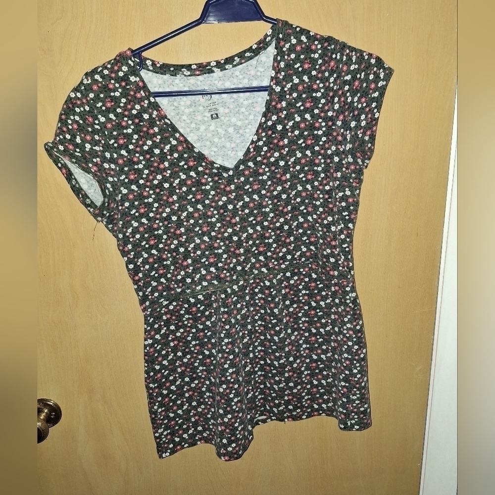 Thyme Maternity Short Sleeve Top Size Small